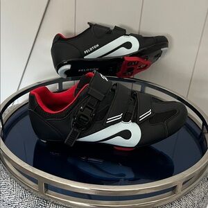 Peloton Cycling Shoes - Brand new! Women’s size 8 🚴‍♀️🚴‍♀️
